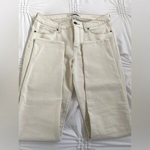 Vintage America wonderland skinny style jean.  Cream with dark stitching.8/29